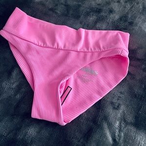 New: FRANKIE’s Gavin bottoms